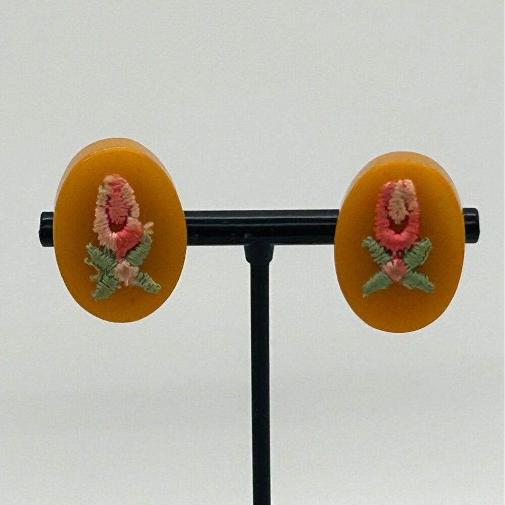 Bakelite Clip-On Earrings  Butterscotch Pink & Green Embroidered Floral Vintage - Picture 4 of 15